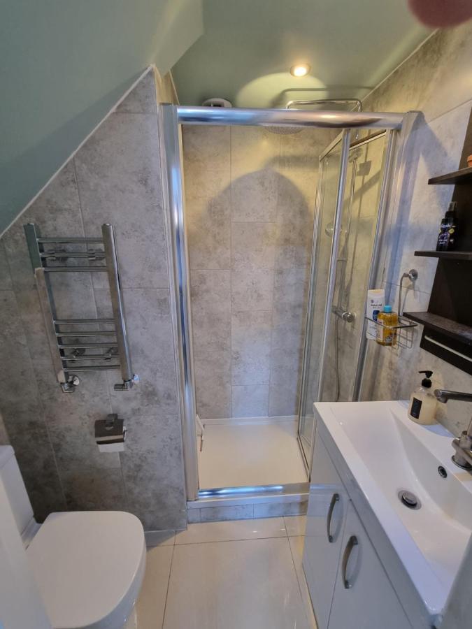 Single Room With En-Suite Shower Room In Zone 1 Londýn Exteriér fotografie